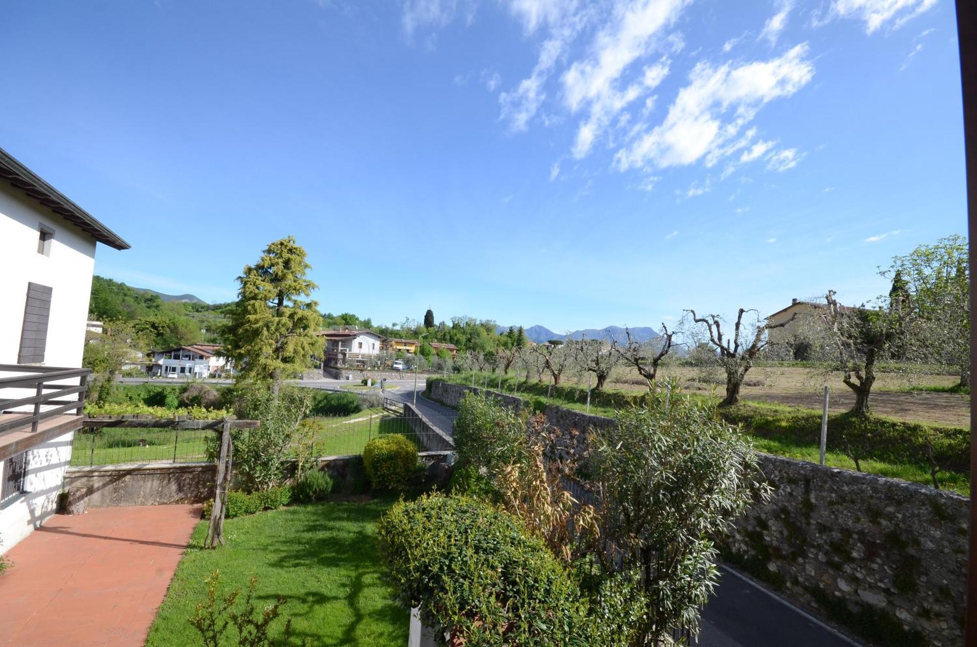 Corte Vezzola Trilocale Tommaso Puegnago del Garda Exterior photo